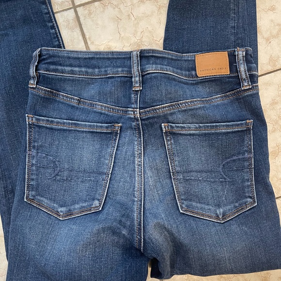 NWOT American eagle distressed dark denim Jeggings - Picture 3 of 4